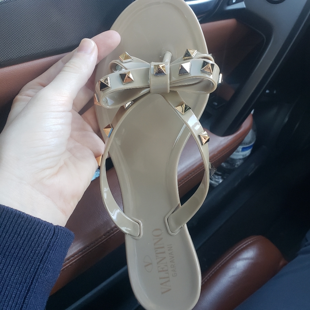 Valentino rockstud bow flip flops